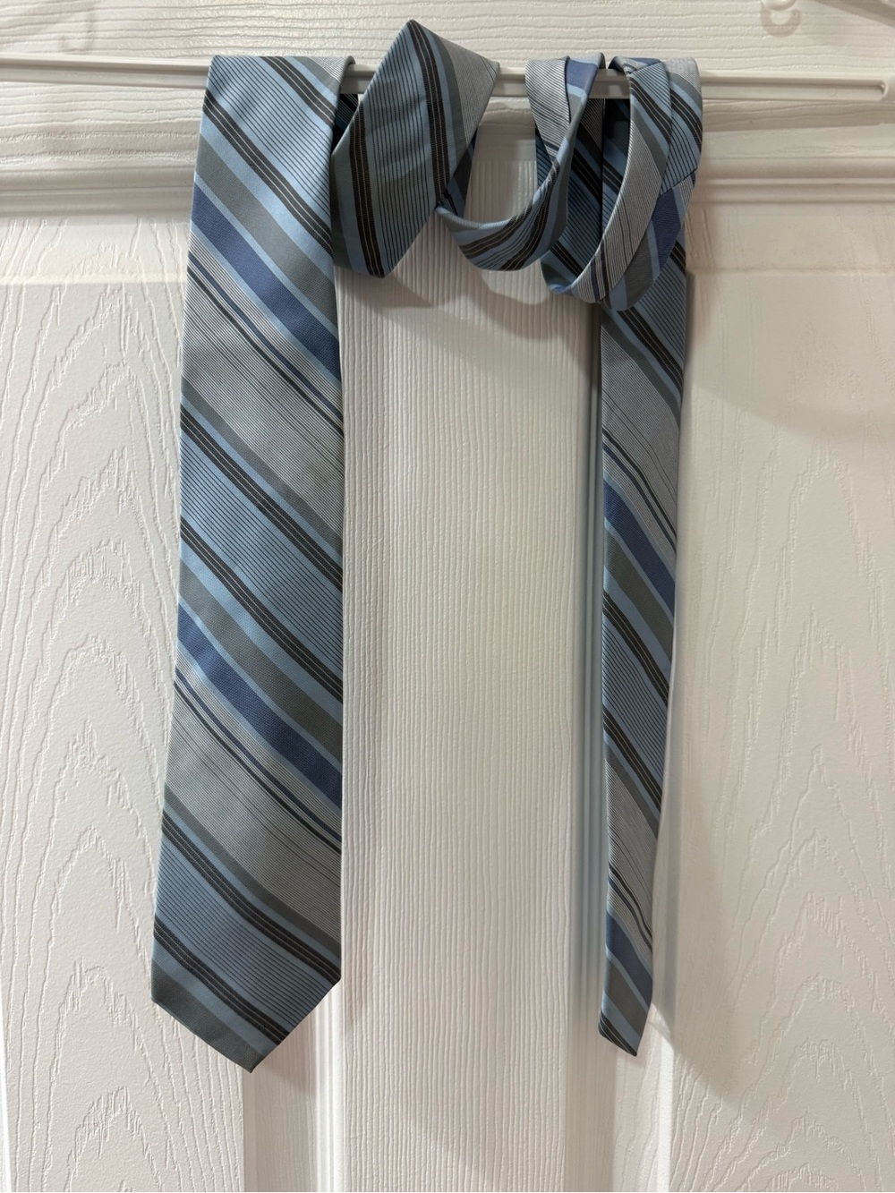 Vintage Made In Canada Serge Saint Yves Classic Men's Light Blue Striped Tie